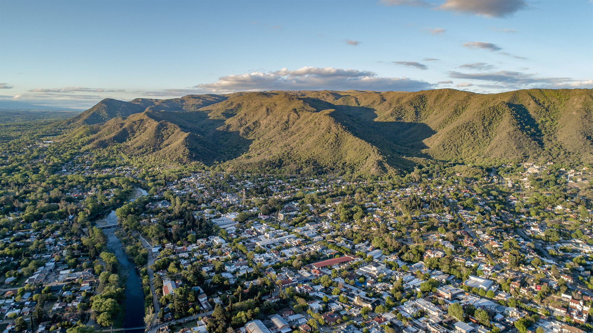 El precioso pueblo de Argentina con hermosos ríos cristalinos y aire puro, ideal para una escapada