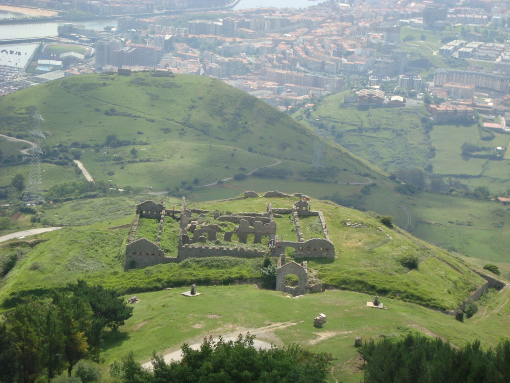 Santurtzi_wikimedia_commons_Gorka-Salces-1000x750 - 3 hermosos pueblos cerca de Bilbao para hacer una escapada