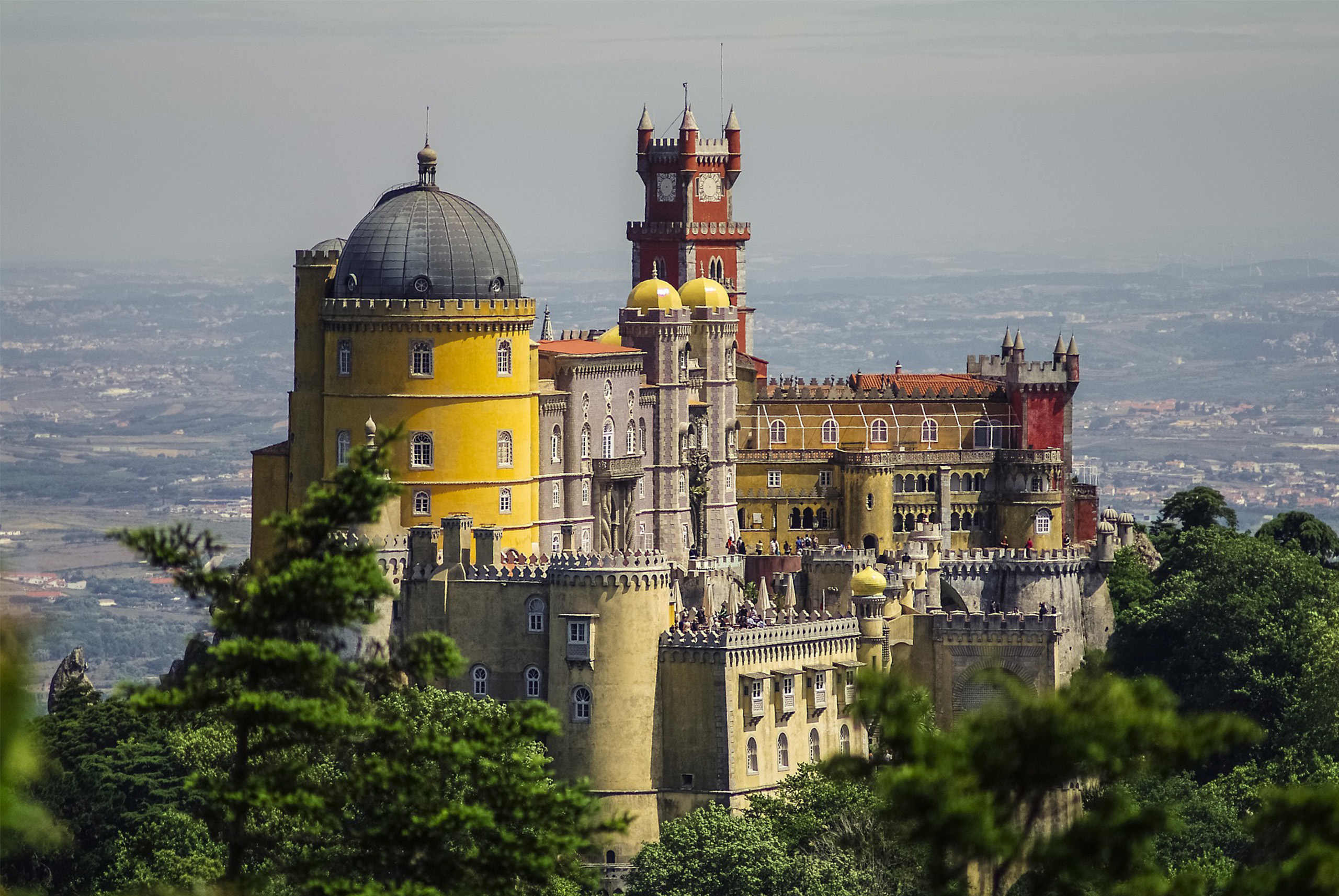 El magnífico pueblo de Portugal a 3 horas de Badajoz que fue residencia de los monarcas que tiene una arquitectura impactante