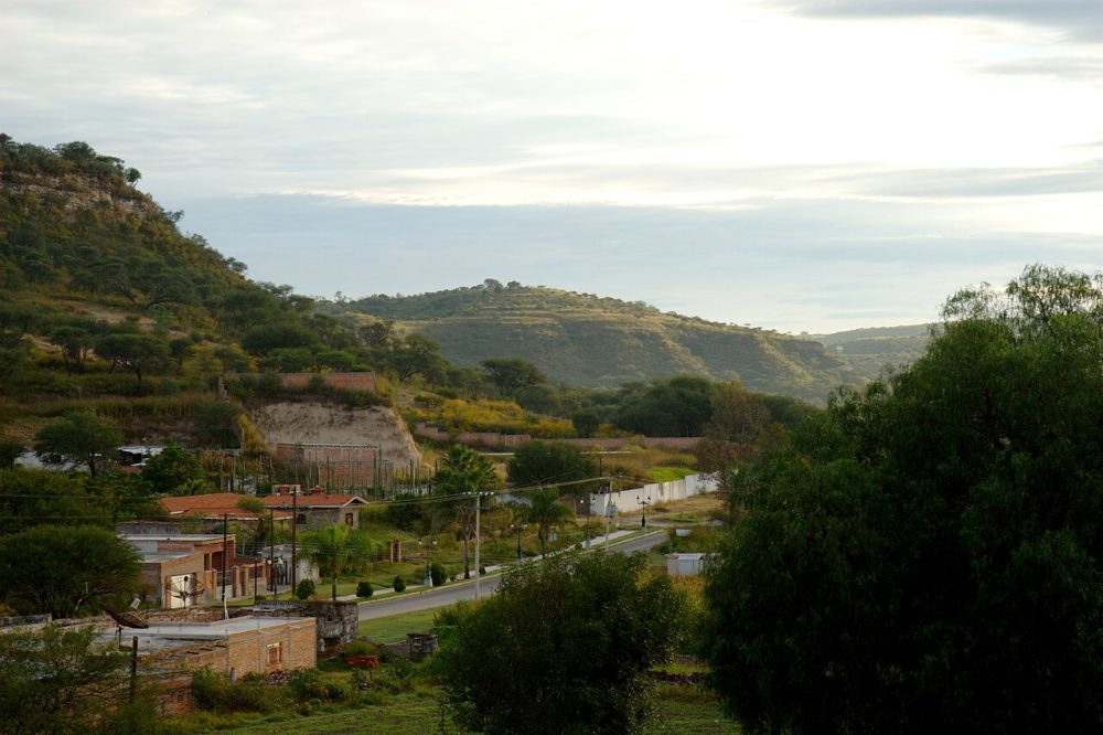 Este Pueblo Mágico tiene preciosos paisajes naturales, un río y varias termas para visitar a 2 horas de Aguascalientes