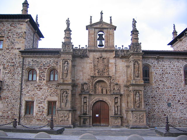 Universidad-de-Onate.-Commons-Wikimedia-Txo - Estos 2 preciosos pueblos de España fueron galardonados por la Organización Mundial del Turismo y se encuentran a solo 1 hora de distancia