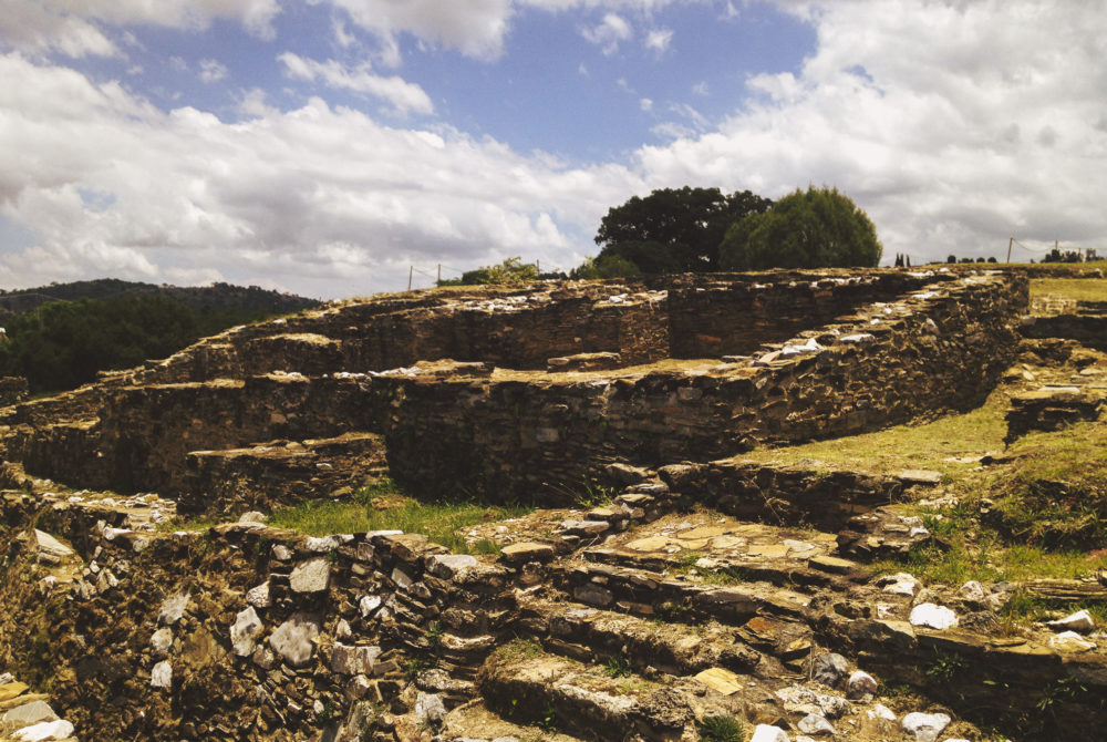 Zona-Arqueologica-ixcateoapan-1000x670 - El Pueblo Mágico que alberga tesoros del último emperador azteca y tiene una gran zona arqueológica para visitar