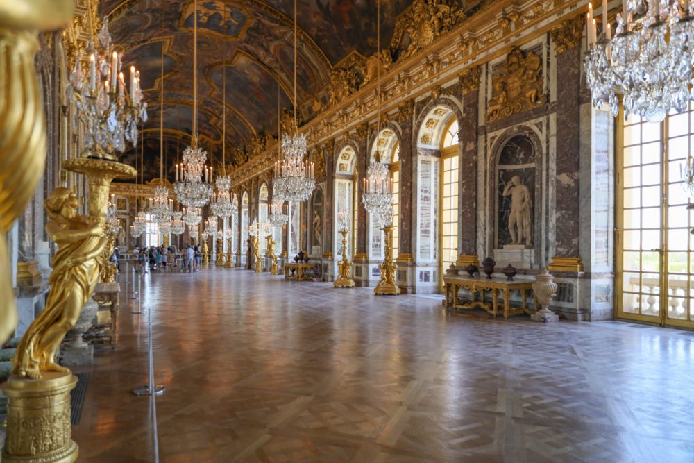 cuarto_en_el_Palacio_de_Versalles-1000x667 - Aventuras de un día desde París: dos pueblitos artísticos y otras opciones