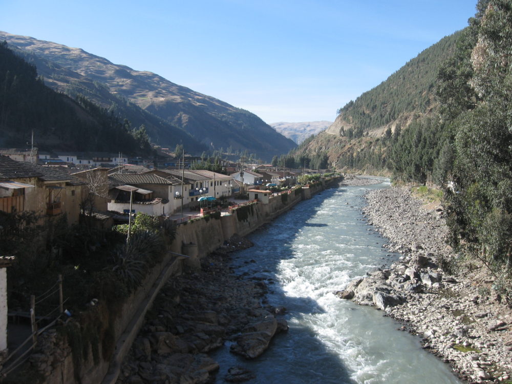 paucartambo_wikimedia_commons_adan-smith-1000x750 - Los pueblos de Perú que la Organización Mundial del Turismo destacó como los más bellos del mundo y que debes conocerlos