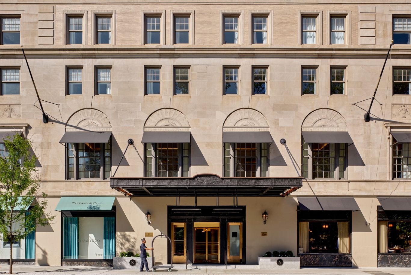 Arquitectura patrimonial y confort residencial, así se siente The Newbury el nuevo hotel boutique de Back Bay Boston