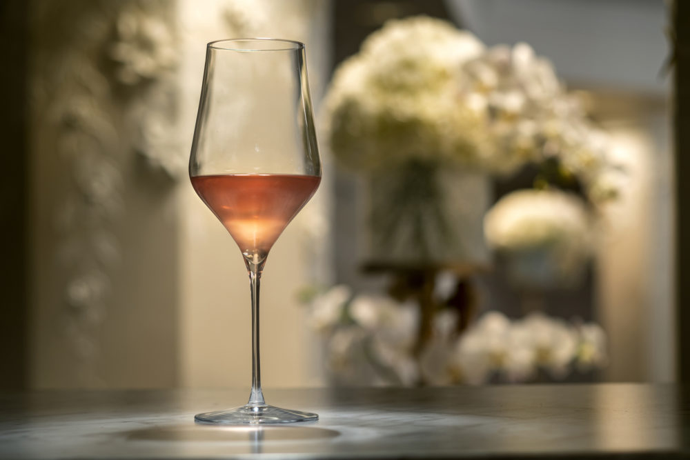 6622d9fa11c4f-WDW_Grand_VA_EnglishMilkPunch_ZeroProof_0920ZO_0056KP-1000x667 - Un restaurante de Disney World recibe su primera estrella Michelin