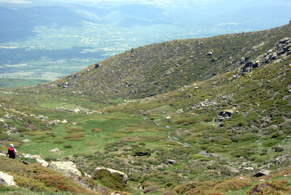 El precioso pueblito a 1 hora de Madrid al que pocos turistas visitan con hermosas rutas de senderismo y bellas callecitas