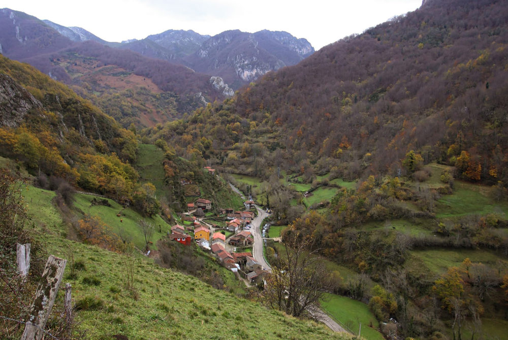 As-Veigas-1000x670 - El pequeño pueblo asturiano que fue abandonado por sus habitantes y tiene paisajes mágicos para descubrir