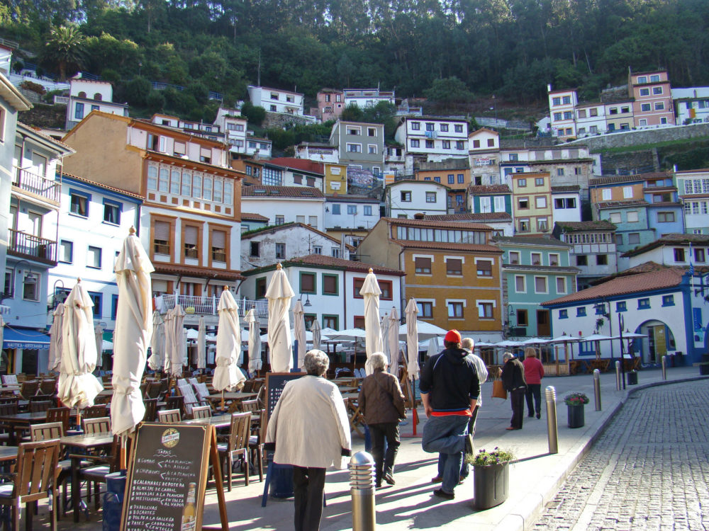 Asturias_Cudillero_wikimedia_commons_Nicolas-Perez-1000x750 - Estos son los pueblos de España nominados por la ONU Turismo en 2024 como los más bonitos del mundo
