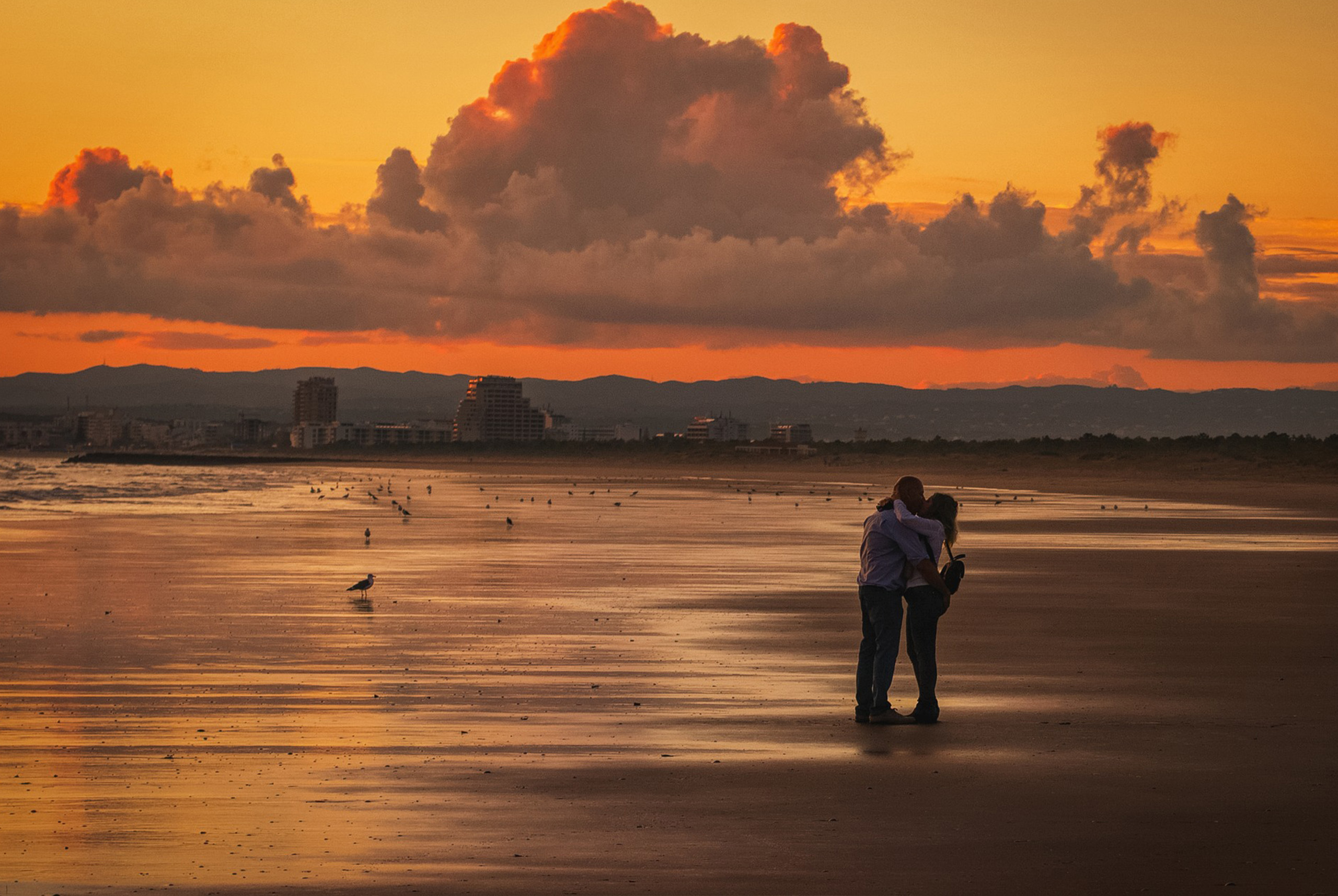 Este pueblito costero en Cádiz tiene playas con preciosos atardeceres para unas tranquilas Vacaciones 2024