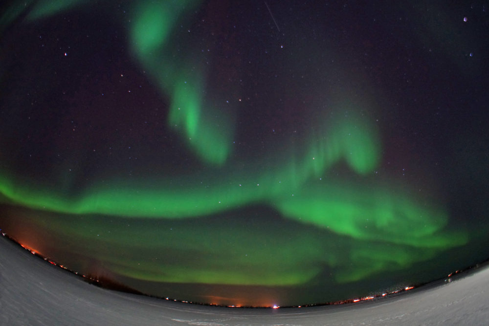 Aurora_boreal_en_Hvolsvollur_islandia_wikimedia_commons_NachoBen-1000x667 - Cuáles son los mejores países de Europa para ver auroras boreales