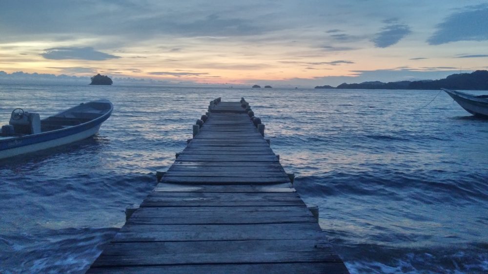 El paradisíaco pueblito aislado a pocos minutos de Panamá con playas alucinantes, aguas turquesas y perfecto para hacer buceo
