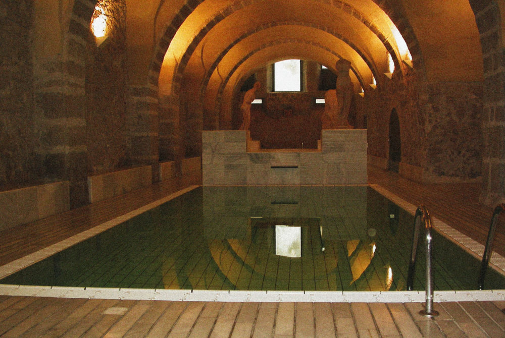 Banos-Montemayor2-1000x670 - El pueblito de aguas termales extremeño que fue galardonado por la ONU Turismo y tiene lindas calles para caminar