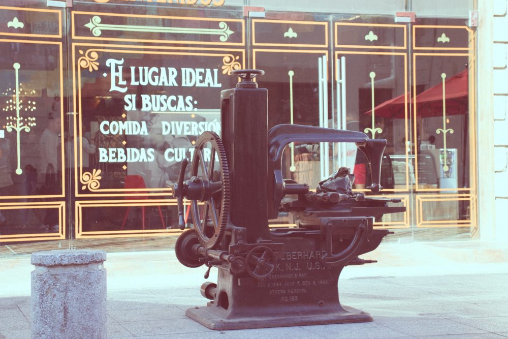 Barrio_Antiguo_Mty_wikimedia_commons_Gabriela-Sanchez-Cortes_2-1000x667 - El bonito Barrio Mágico de Monterrey muy bohemio con preciosas callecitas, casonas y museos para conocer