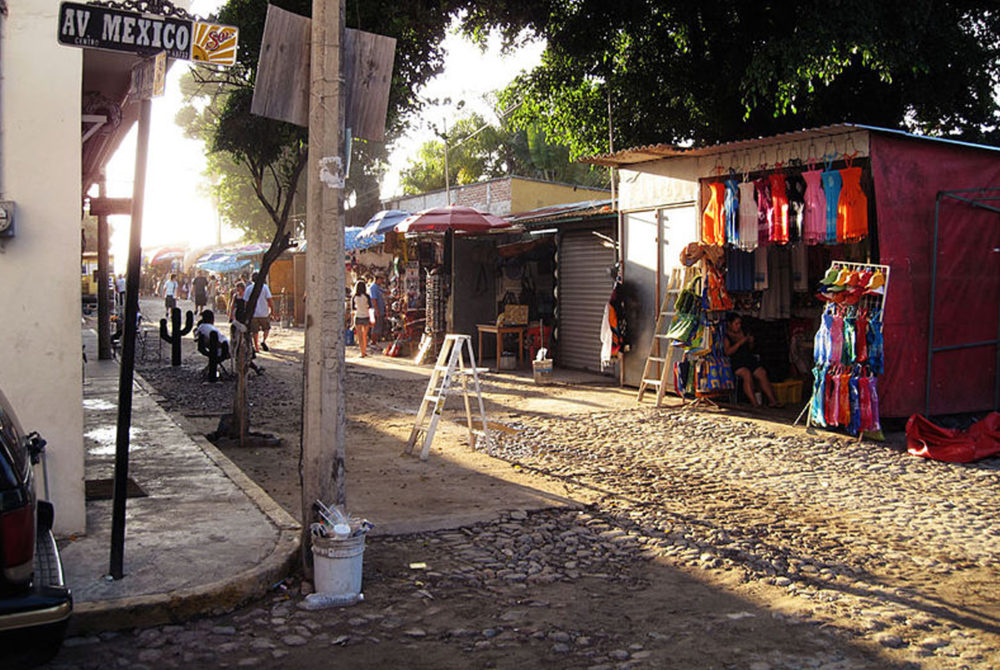 Bucerias2-1000x670 - Es una de las playas más bonitas de México, tiene aguas cristalinas con bioluminiscencia y está a pocos minutos de Puerto Vallarta