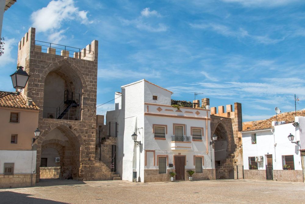 Bunol2-1000x670 - El alucinante pueblito a 40 minutos de Valencia con pozas de agua e increíbles paisajes naturales para conocer haciendo senderismo