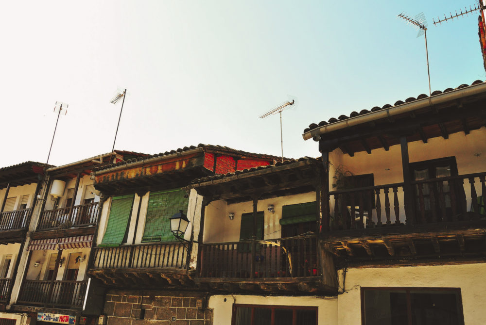 El precioso pueblito ideal para hacer turismo rural con bonitas calles empedradas para recorrer