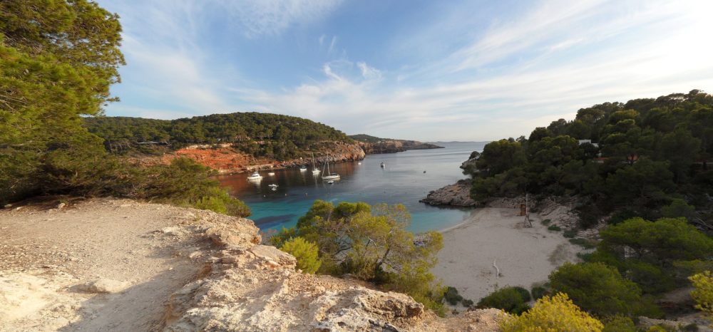 Es una de las playas secretas más hermosas de España, es perfecta para las Vacaciones 2024 y queda en Ibiza