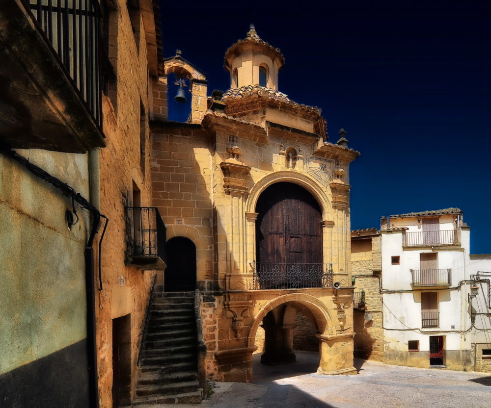 Calaceite_wikimedia_commons_Jose-Luis-Mieza_2-1000x832 - El hermoso pueblito medieval a 90 minutos de Lérida ideal para el turismo rural al que visitaron Gabriel García Márquez, Mario Vargas Llosa y fue el hogar de José Donoso