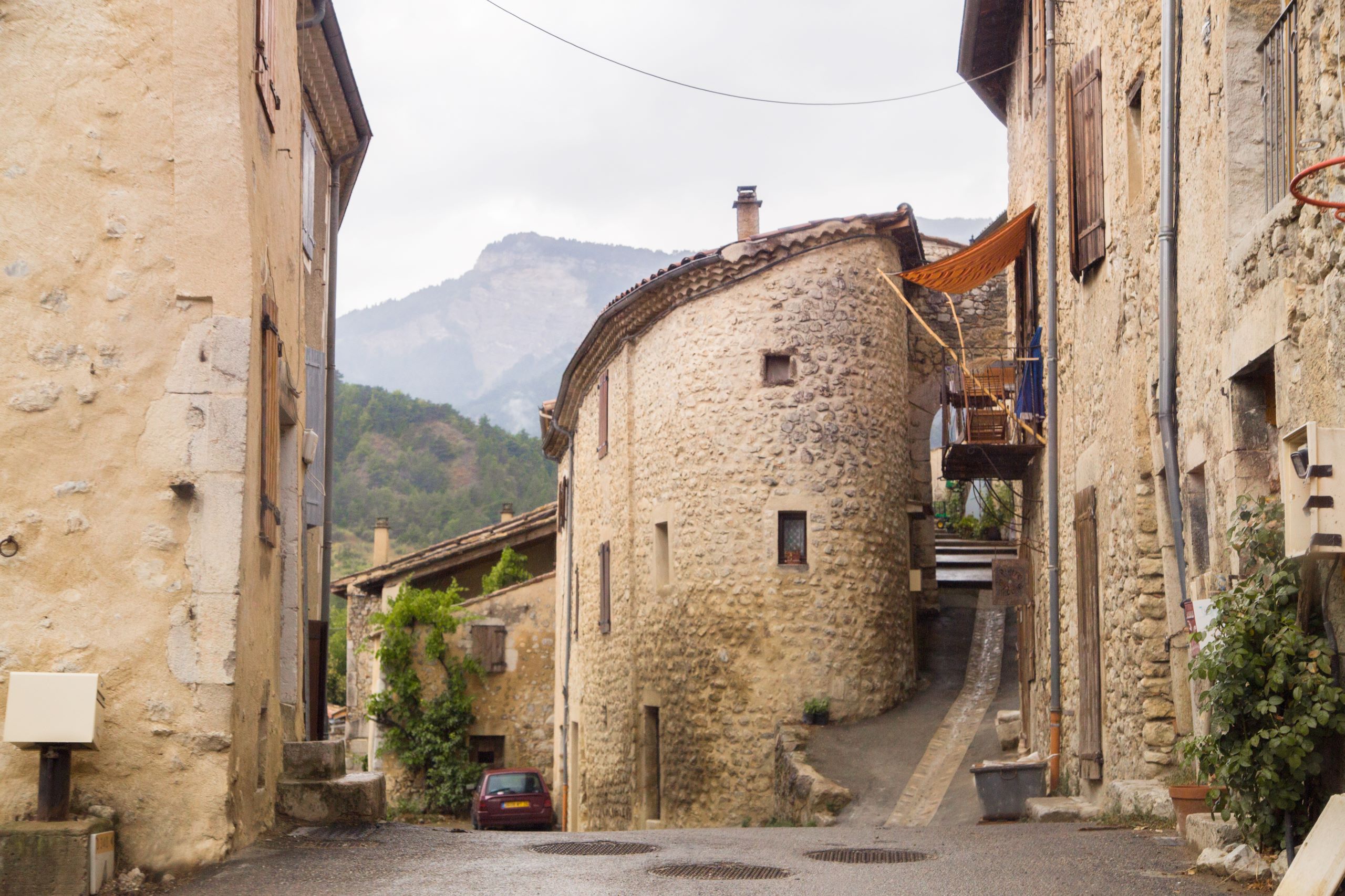 El pequeño pueblito medieval con calles empedradas a 1 hora y media de Valencia que fue adquirido por los Templarios y es perfecto para hacer turismo rural