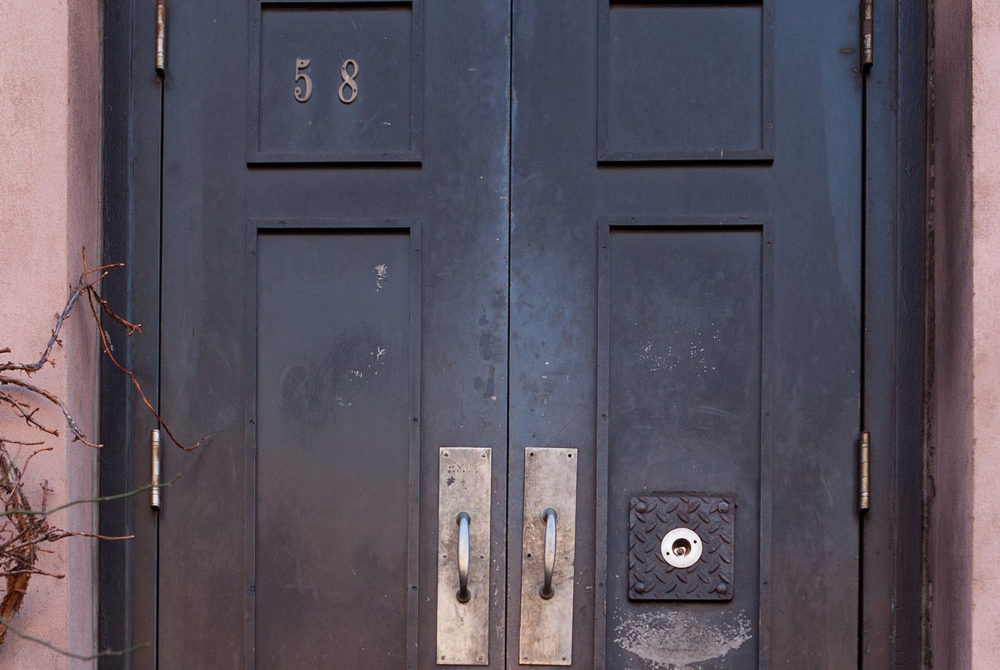 Casa-Brooklyn3-1000x670 - El curioso secreto de Nueva York: existe una "casa falsa" que esconde algo impensado dentro