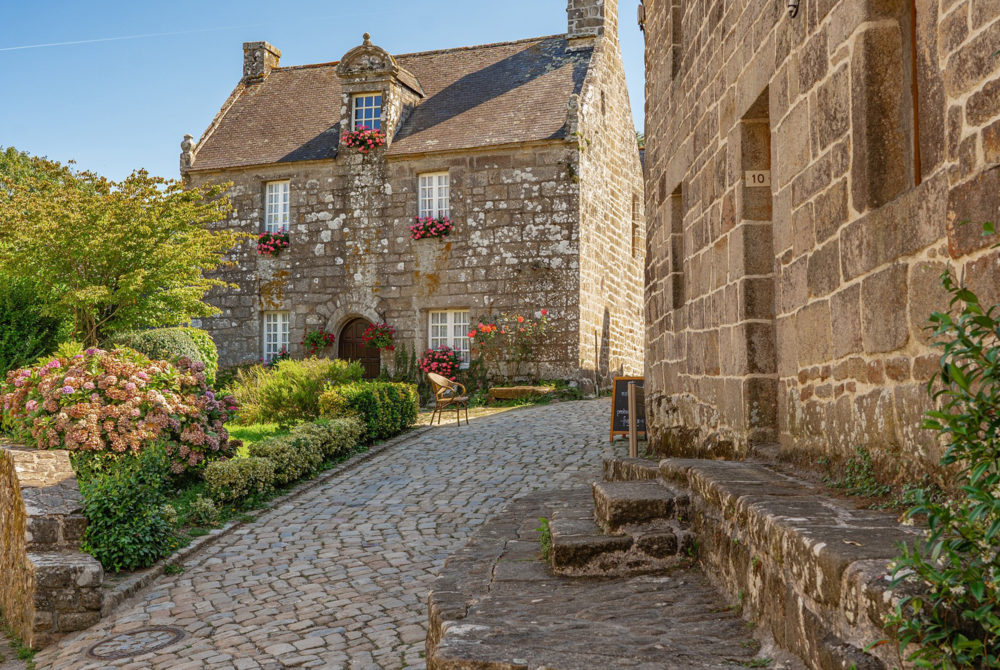 El pueblito amurallado a 45 minutos de Teruel con preciosas casitas tradicionales y alucinantes calles empedradas para visitar con la familia en una escapada