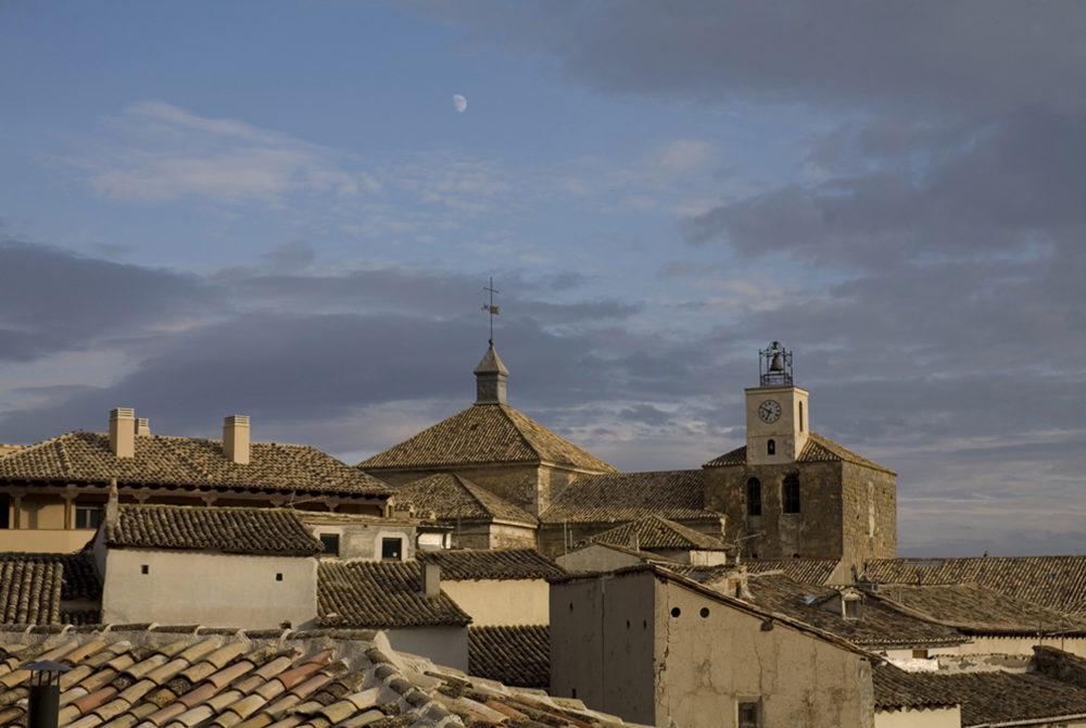 Colegiata-Pastrana-1000x670 - El espectacular pueblo cerca de Madrid con un imponente palacio ducal, lindos restaurantes y perfecto para una escapada