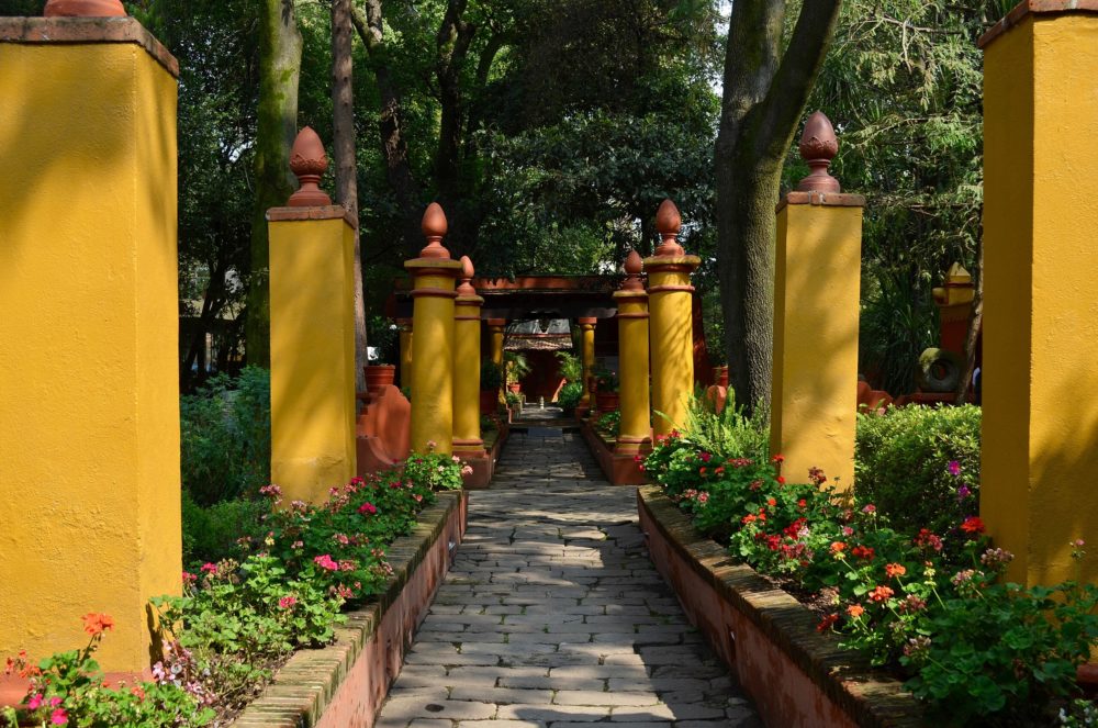 Coyoacan_wikimedia_commons_Ines-Suarez-R_3-1000x663 - ¿Cuántos Barrios Mágicos hay en la CDMX?