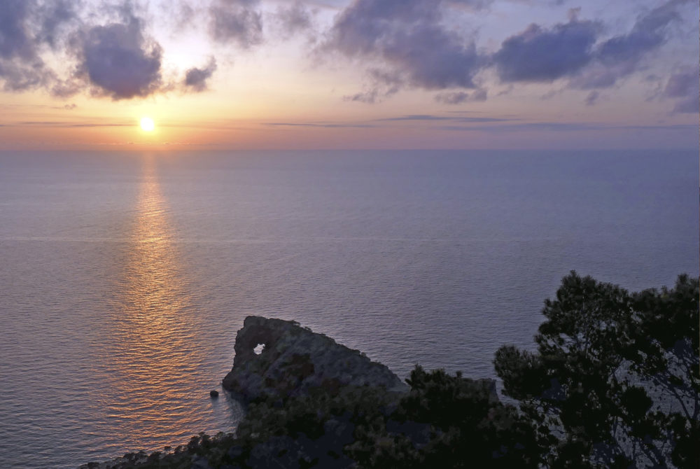 Deya3-1000x670 - El alucinante pueblito con vistas increíbles y playas preciosas en Mallorca para recorrer con la familia en las vacaciones
