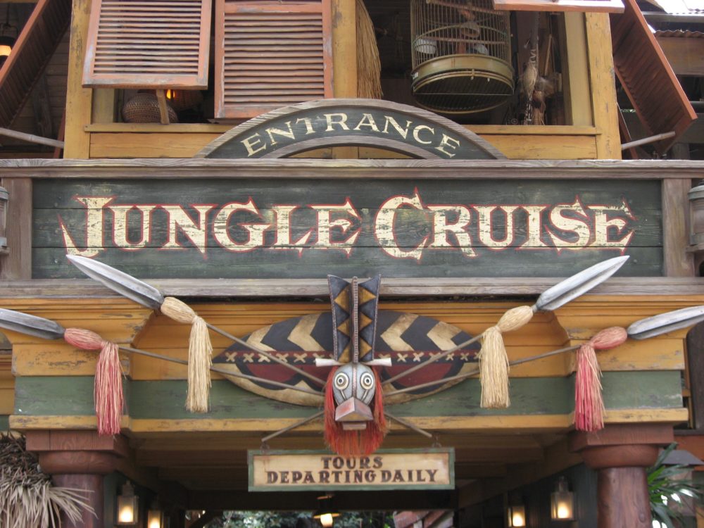 Disneyland-JungleCruise-wikimedia-commons_Jonnyboyca-1000x750 - Es una de las atracciones más clásicas de Walt Disney World, es para toda la familia, está en Magic Kingdom y recorre exóticos ríos