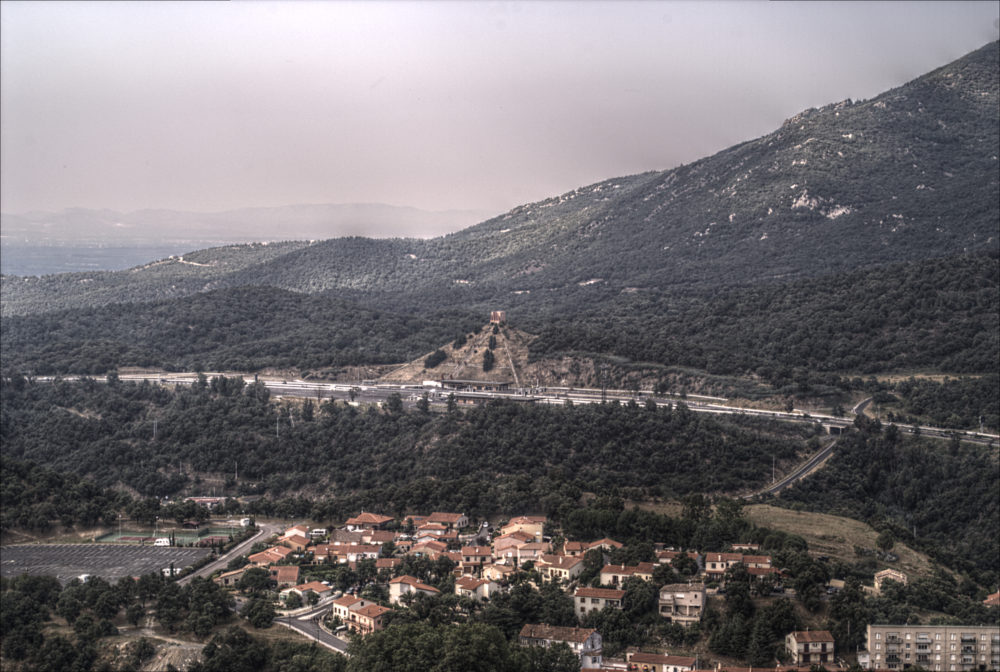 El curioso pueblo compartido entre España y Francia: cruza la acera y estarás en otro país