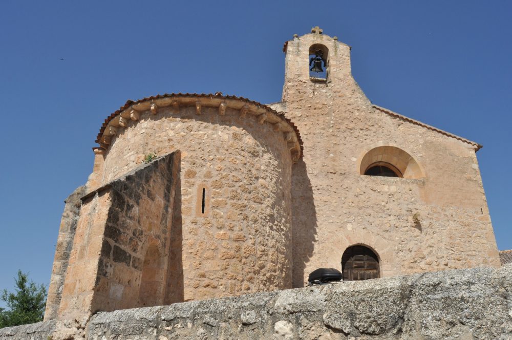Maderuelo_wikimedia_commons_Luis-Rogelio-HM_2-1000x664 - El pequeño pueblito de 100 habitantes con una gran muralla, hermosas construcciones medievales y calles empedradas a 2 horas de Madrid