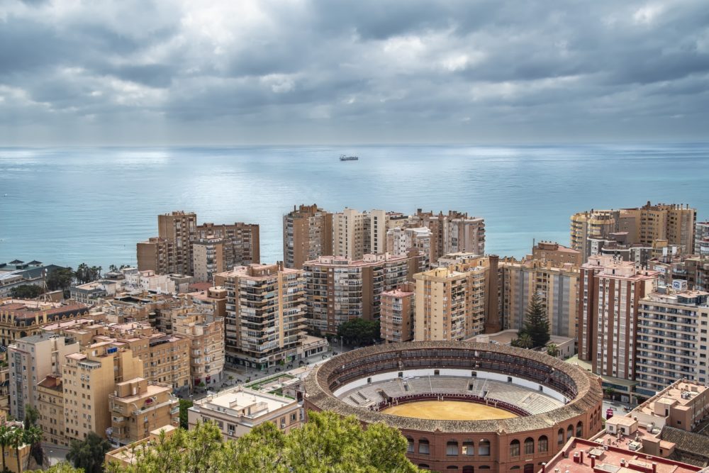 Malaga_Pixabay-1000x667 - 5 ciudades de España para ver las artesanías en cerámica más bonitas y coloridas