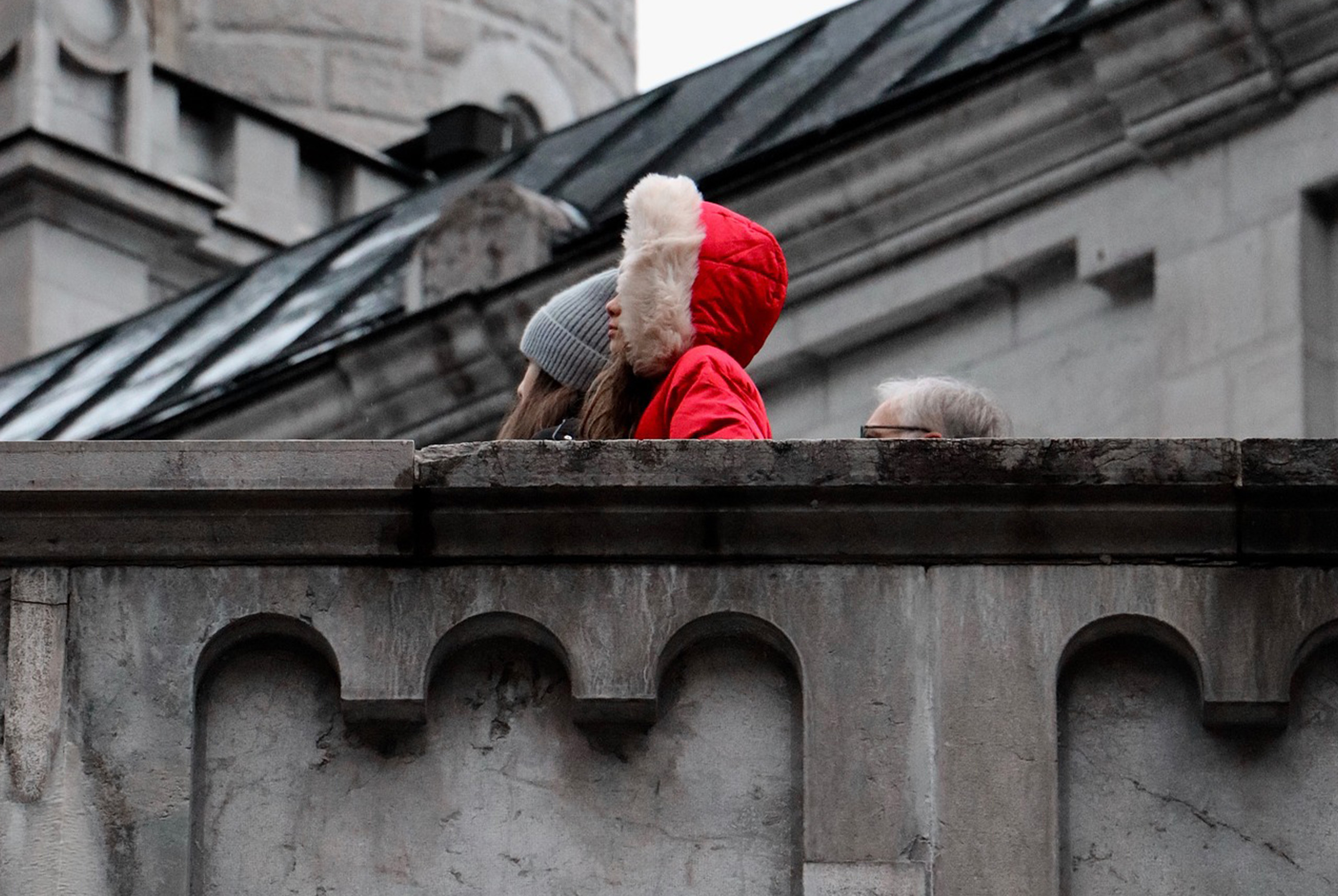 Este impactante pueblito a 50 minutos de Cáceres tiene una muralla medieval de canto rodado sorprendente y calles tranquilas