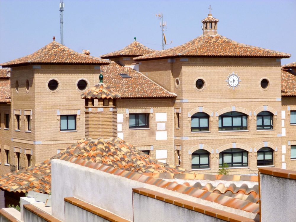 Navalcarnero_wikimedia_commons_Zarateman4-1000x750 - El pacífico pueblo a 35 minutos de Madrid con hermosas calles empedradas y una rica historia real