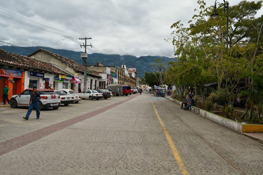 Ocosingo_wikimedia_commons_ProtoplasmaKid-1000x667 - El hermoso Barrio Mágico rodeado de exuberante selva con preciosos edificios y mucha historia en Chiapas