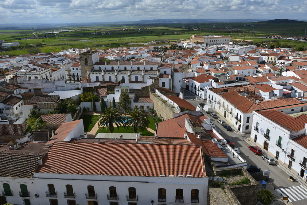 El precioso pueblo «portugués» de Badajoz con preciosas callecitas para recorrer y una rica historia que impresiona