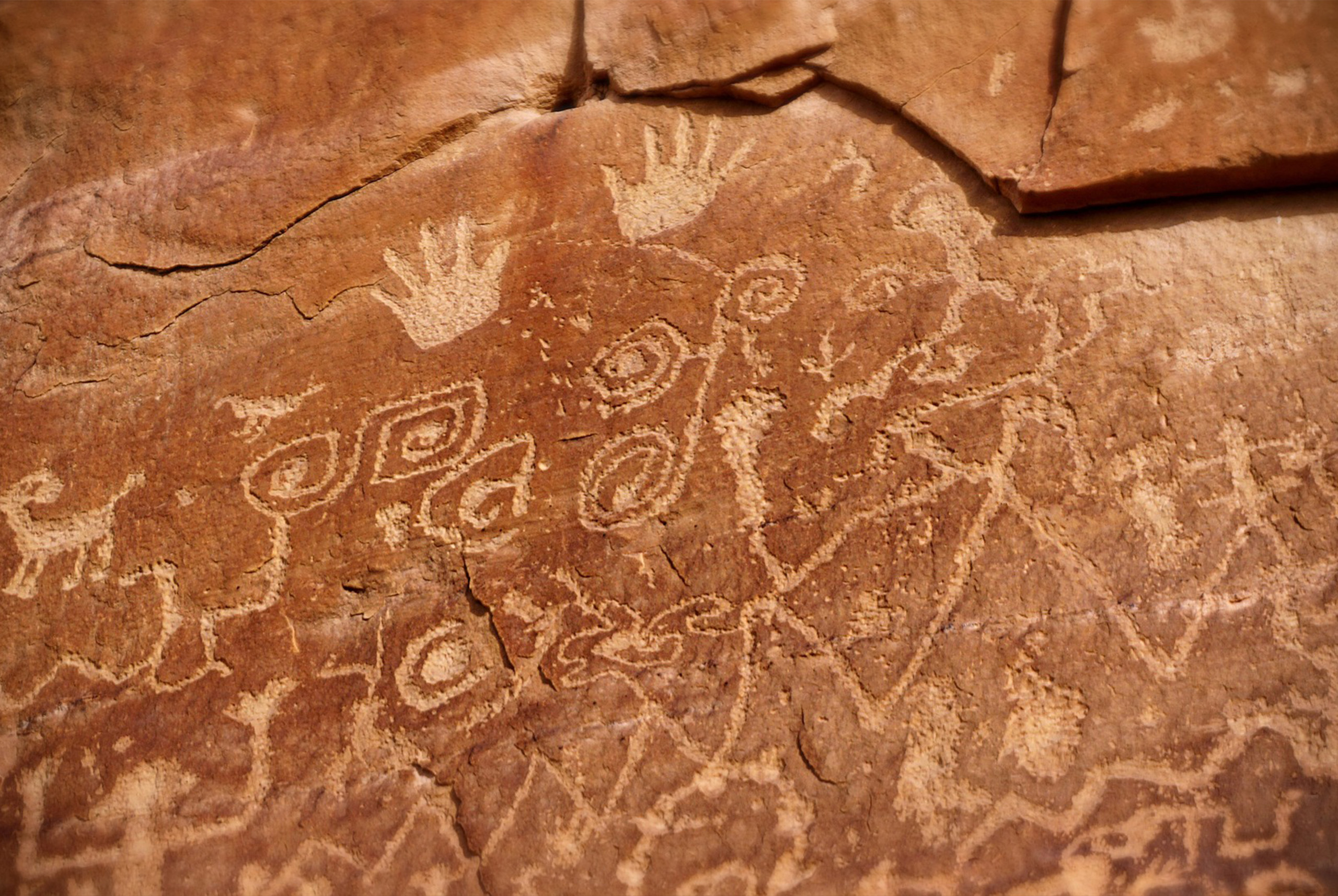 El pueblito gallego perfecto para hacer turismo rural con curiosos petroglifos y lindos paisajes a 30 minutos de Pontevedra