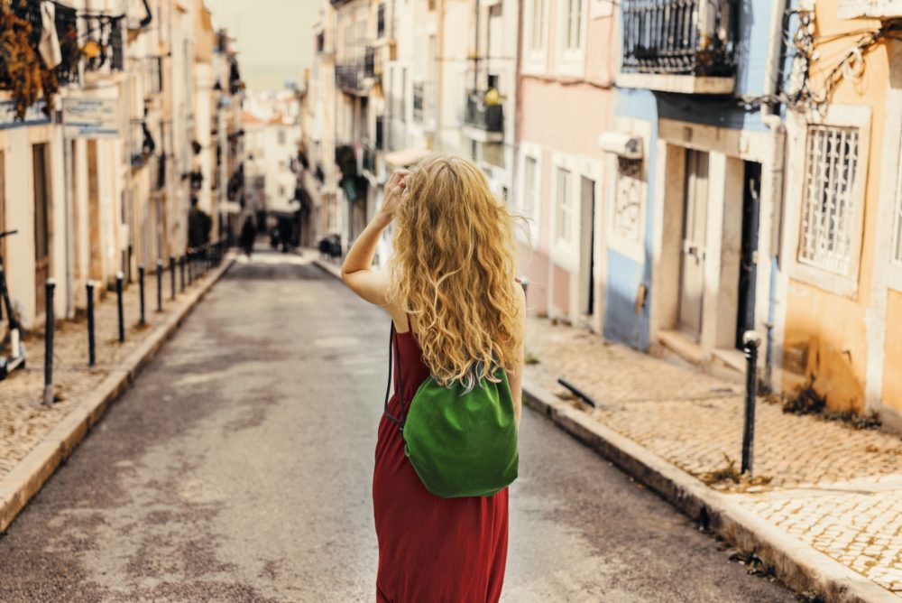 El pintoresco pueblo a 1 hora de Madrid con casitas coloniales y bonitas calles para caminar