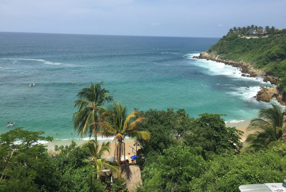 Playa-Carrizalillo2-1000x670 - Es una de las playas más hermosas de Puerto Escondido y tiene aguas cristalinas, poco oleaje y arenas blancas