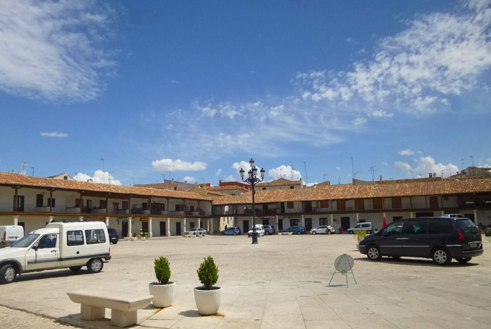 Plaza-Mayor-Colmenares-1000x670 - El pintoresco pueblo a 50 minutos de Madrid que es perfecto para una escapada de domingo