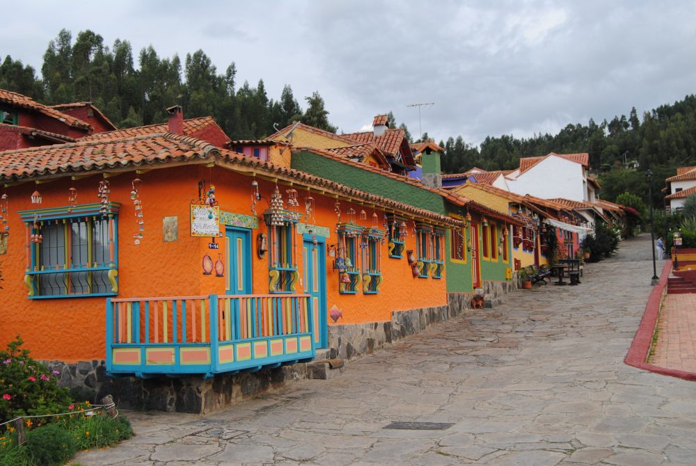 Pueblito_Boyacense_wikimedia_commons_Paul-from-Hacketts-Cove-1000x670 - El precioso pueblito creado por un artista a 30 minutos de Sogamoso con callecitas soñadas y paisajes preciosos para una linda escapada de fin de semana