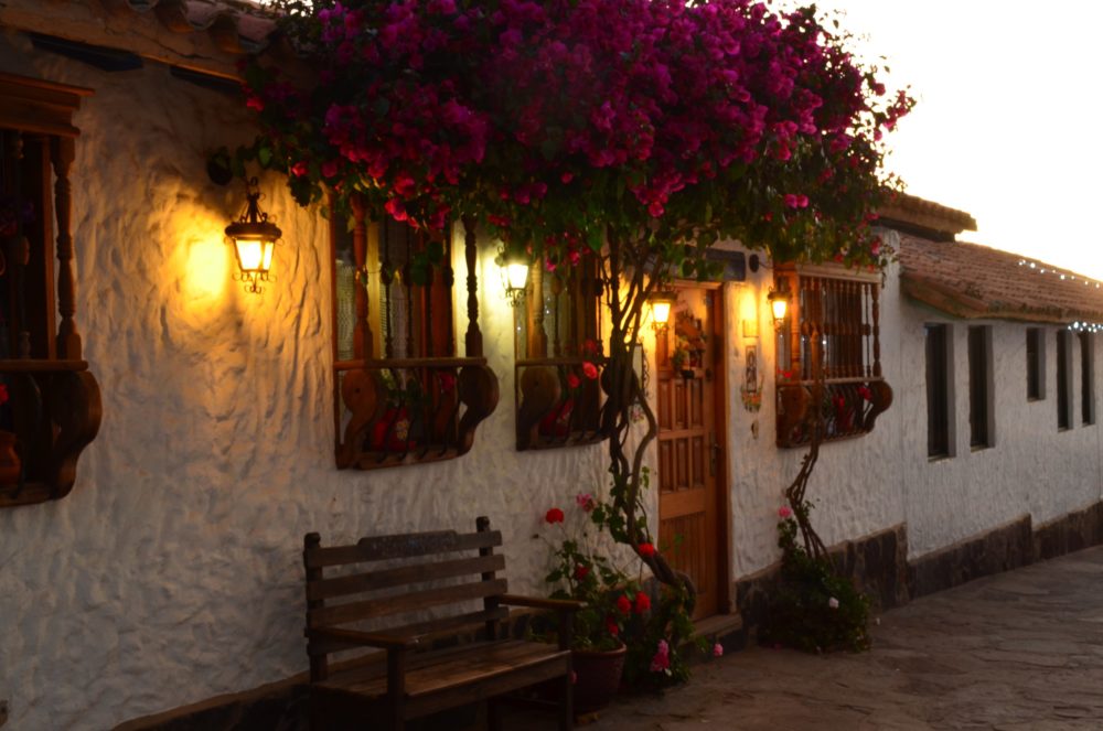El precioso pueblito creado por un artista a 30 minutos de Sogamoso con callecitas soñadas y paisajes preciosos para una linda escapada de fin de semana