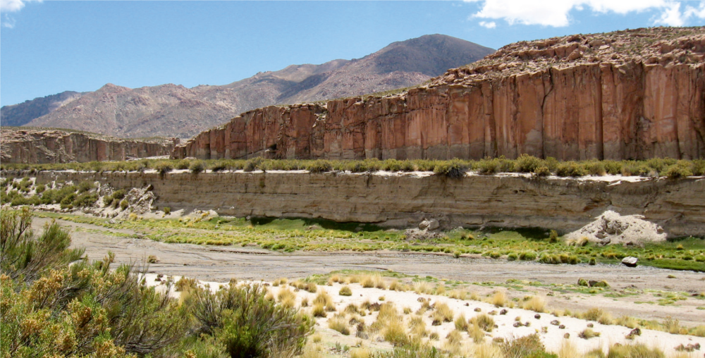 Pueblo_barrancas_wikimedia_commons_Hugo-D.-Yacobaccio-Patricia-Sola-Brenda_2-1000x508 - El pacífico pueblito de la puna jujeña a 2 horas de Tilcara que fue nominado por la ONU Turismo como uno de los más bonitos del mundo