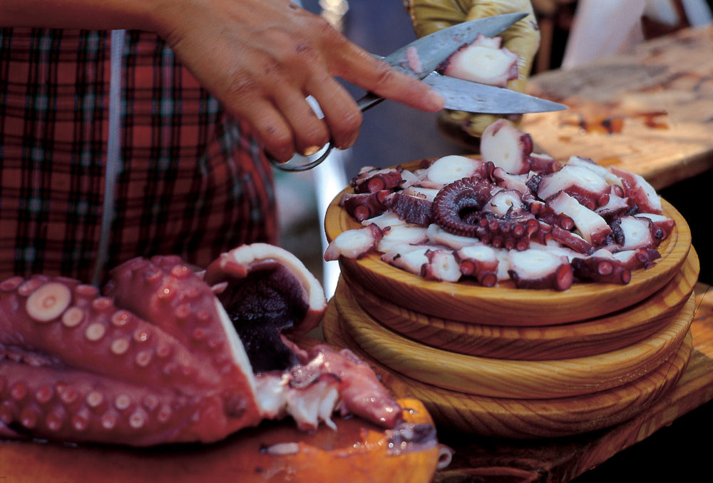 Pulpo-estilo-Feria-1000x677 - Hacer camino al andar: qué ver en el Camino de Santiago