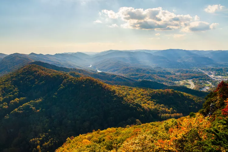 TAL-cumberland-gap-TNMTNTOWNS0524-0494c03b36234cde925e06b841a88fe7-1 - Los mejores pueblos de montaña en Tennessee, según los locales