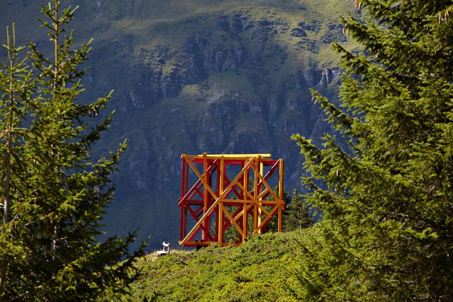 TAL-olaf-holzapfel-sculpture-BADGASTEIN0624-6c484eff9b3f466e9a4098dcf0b2ee99 - Esta ciudad austriaca conocida por su senderismo y esquí está causando sensación en la escena artística