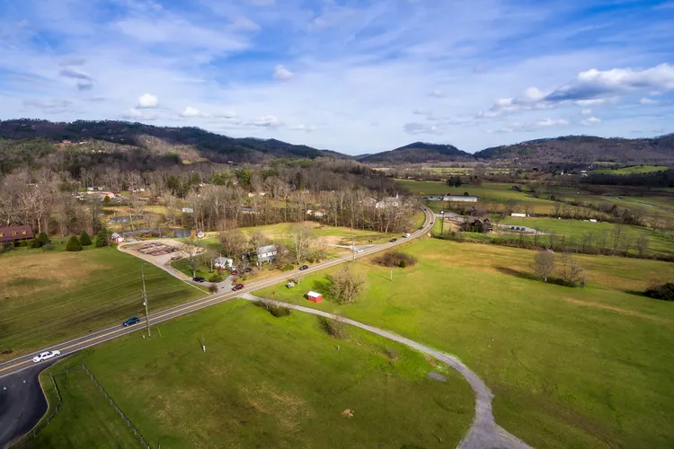 TAL-townsend-tennessee-TNMTNTOWNS0524-5f588aa2116441a6b917f1267872d922 - Los mejores pueblos de montaña en Tennessee, según los locales