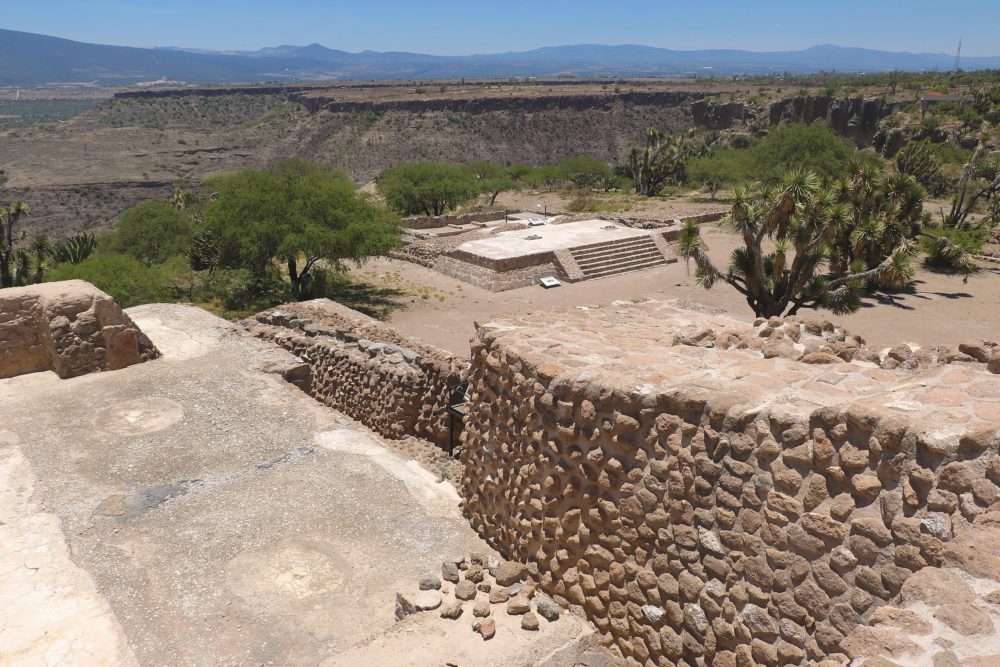 Tecozautla_wikimedia_Rafael-Saldana_2-1000x667 - 3 Pueblos Mágicos con aguas termales para relajarse en una escapada de fin de semana