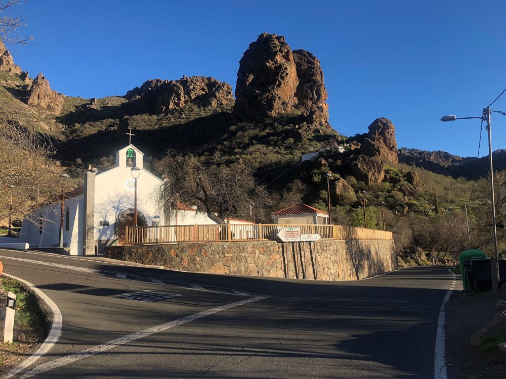 El espectacular pueblito a 1 hora de Las Palmas de Gran Canaria que está enclavado entre las montañas, tiene vistas espectaculares y es muy acogedor para los turistas